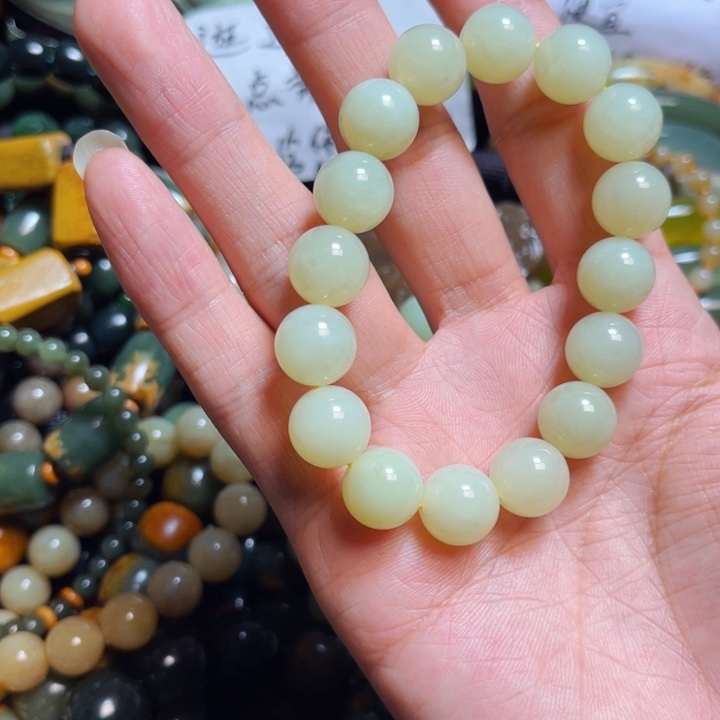 岫岩老玉（透闪石质玉）手链未镶嵌