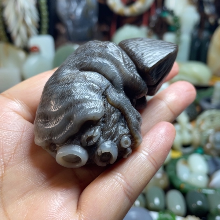 和田玉未镶嵌把件