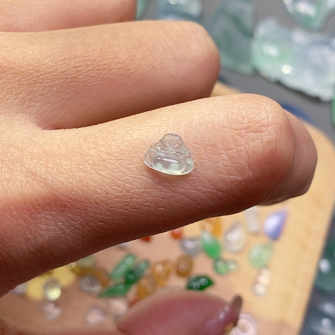 翡翠颈饰未镶嵌翡翠