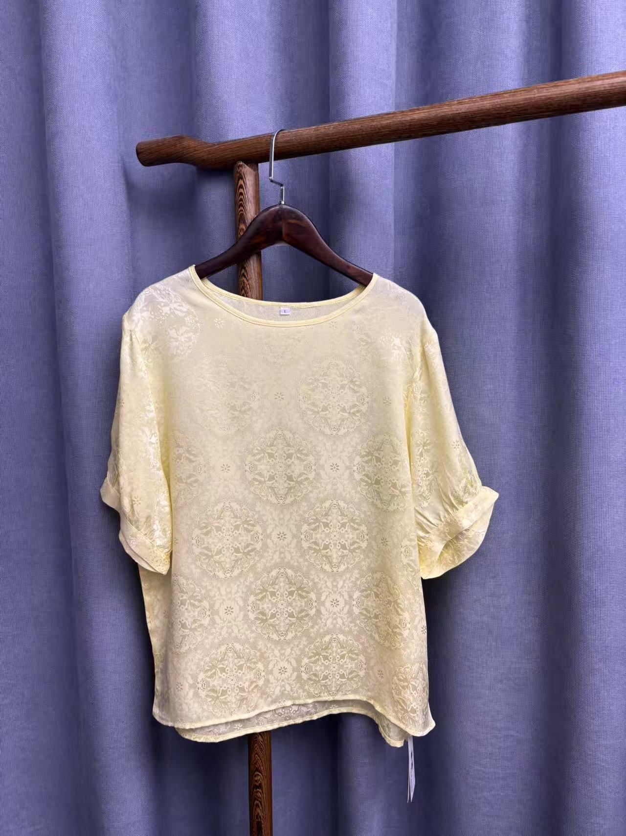 2025夏季新款简约百搭桑蚕丝花萝提花短袖上衣女A005