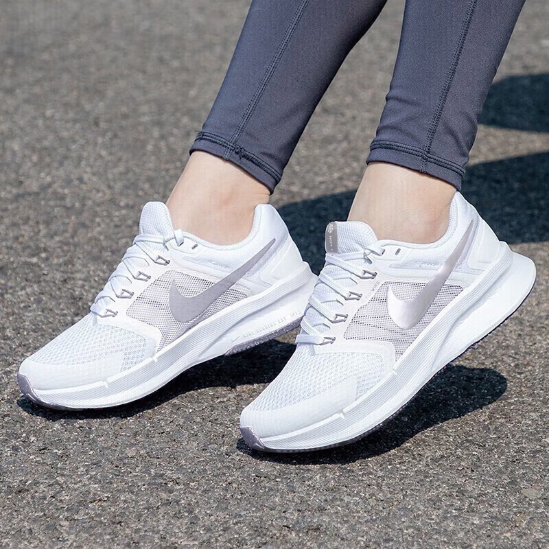 NIKE耐克运动鞋女2025新款RUN SWIFT 3网面透气缓震跑步鞋 DR2698