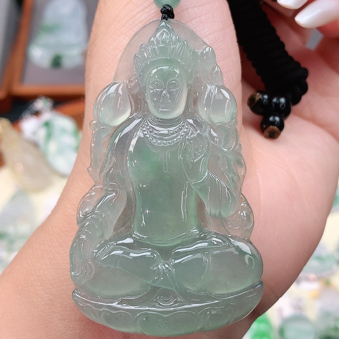 颈饰未镶嵌翡翠观音