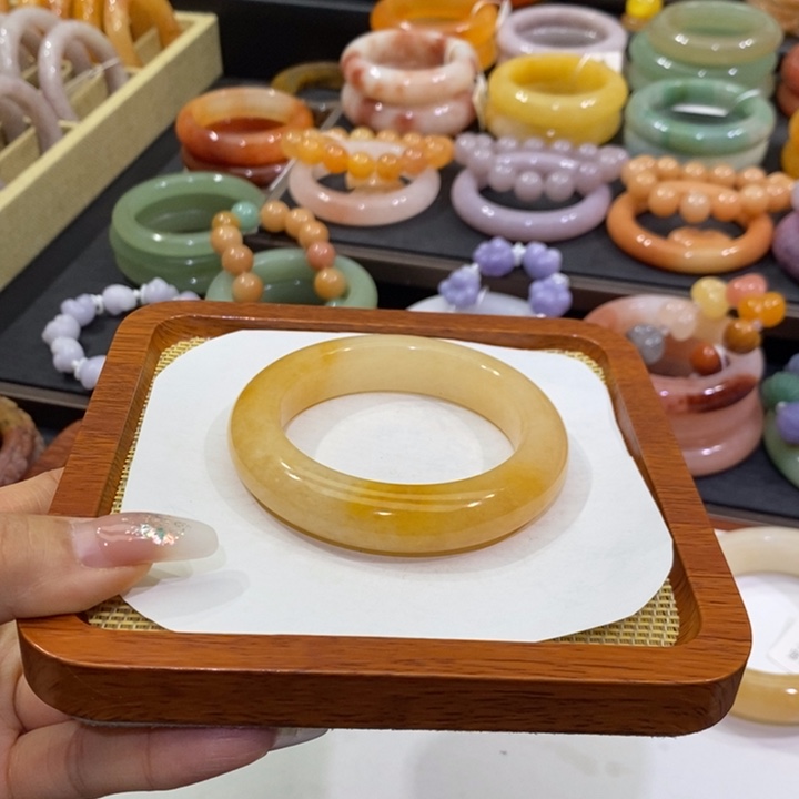 石英质玉未镶嵌手镯56