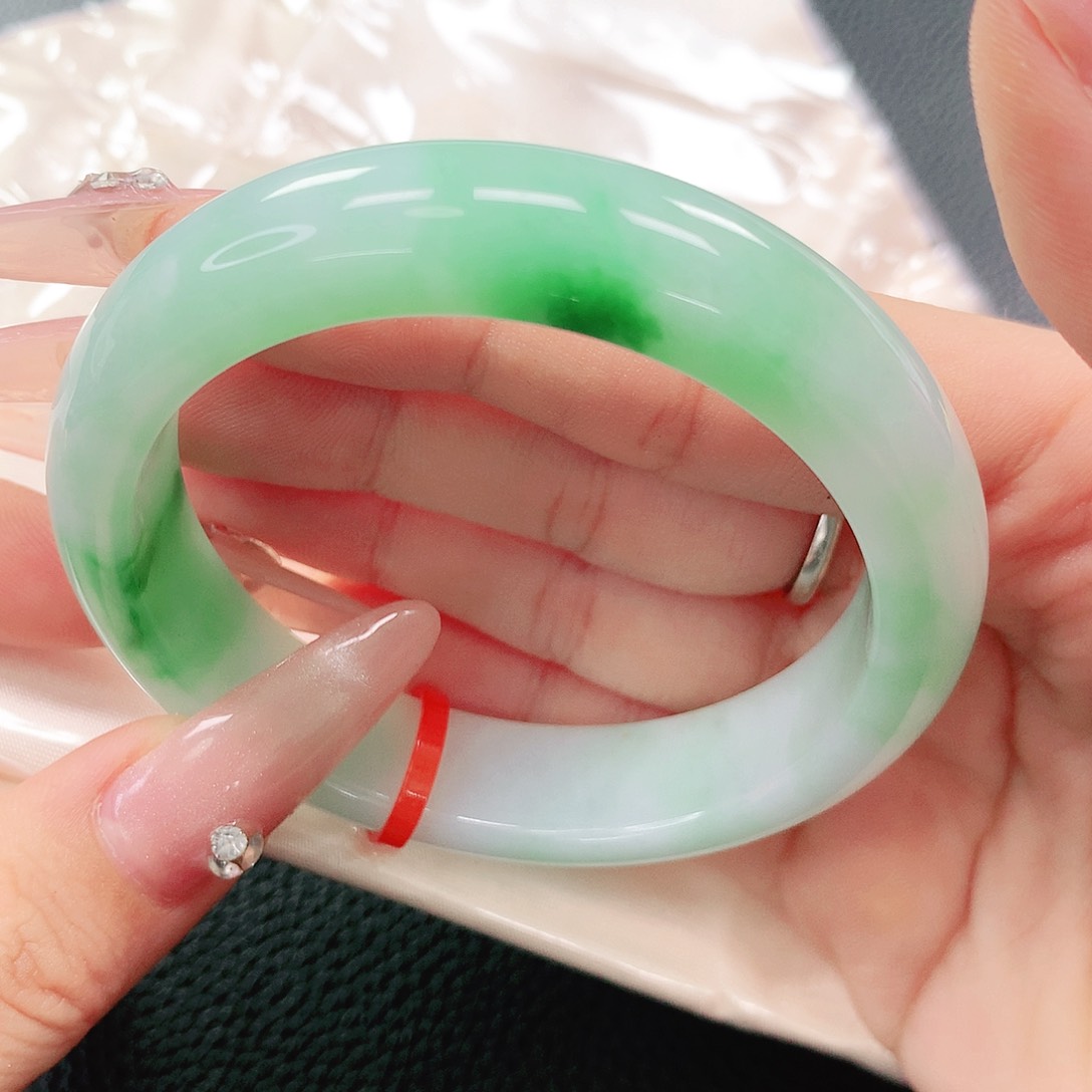 翡翠未镶嵌手镯陈*晓54圈