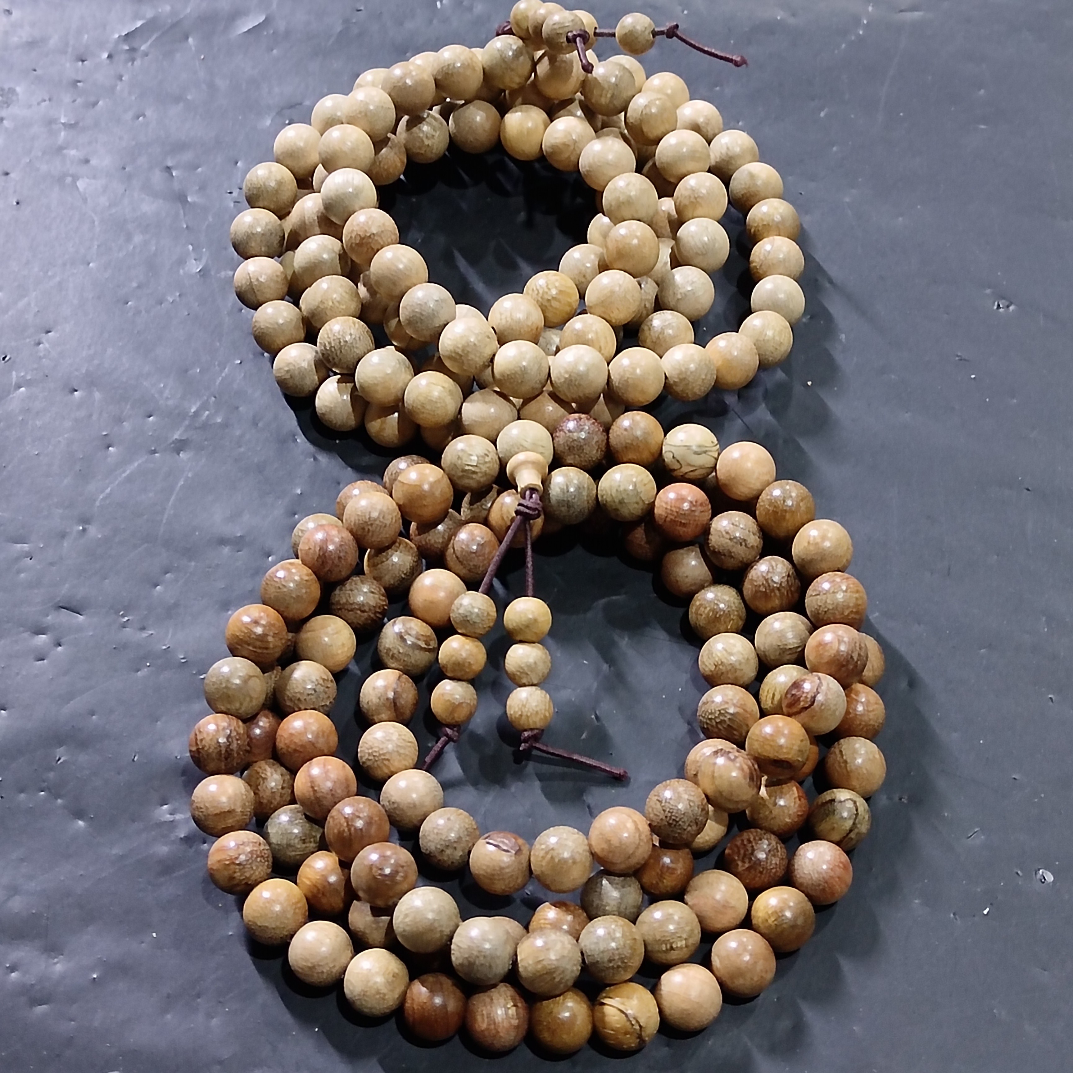 H255 香樟0.8cm多圈手串（底色多样性随机发其一）