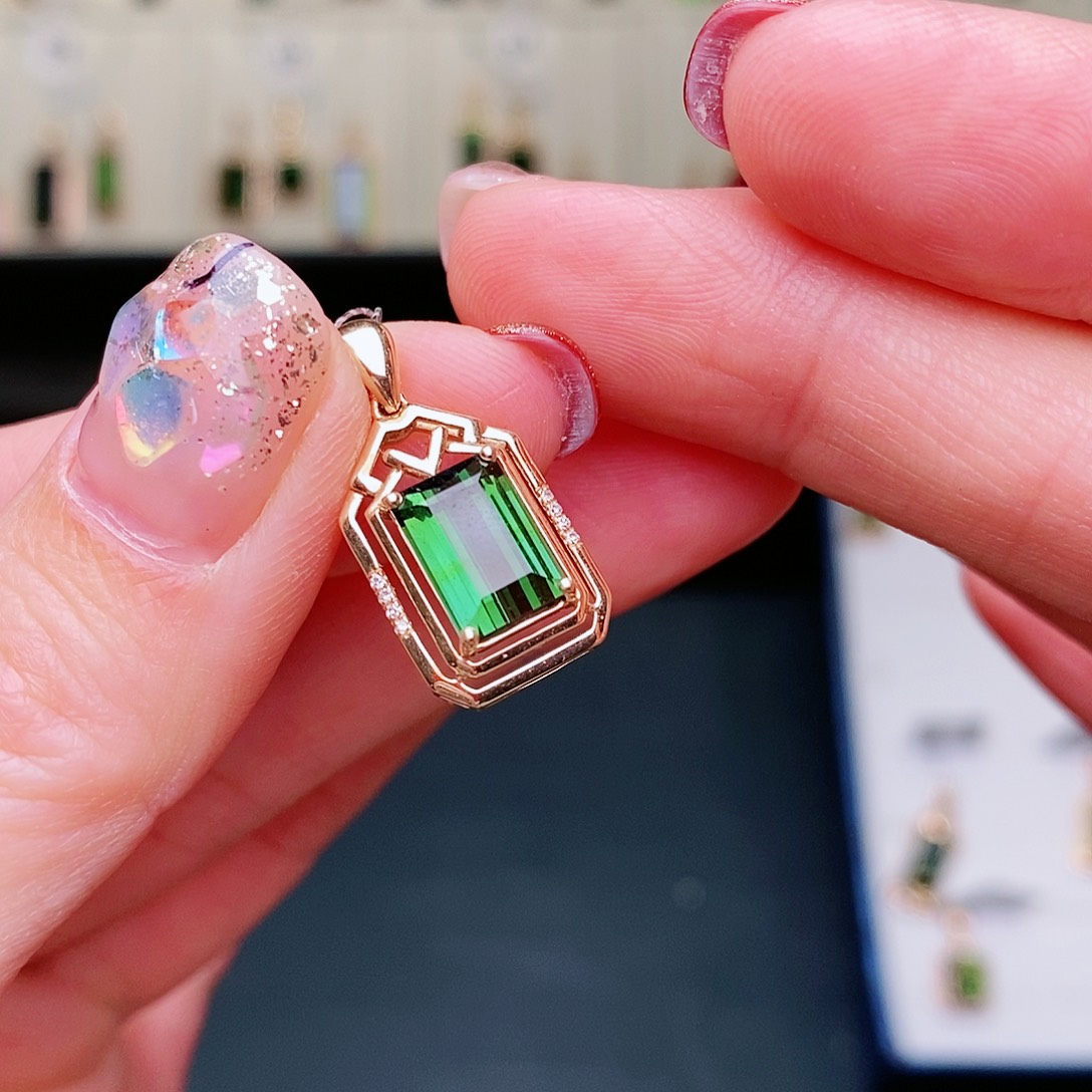 绿色碧玺戒指18K金镶嵌