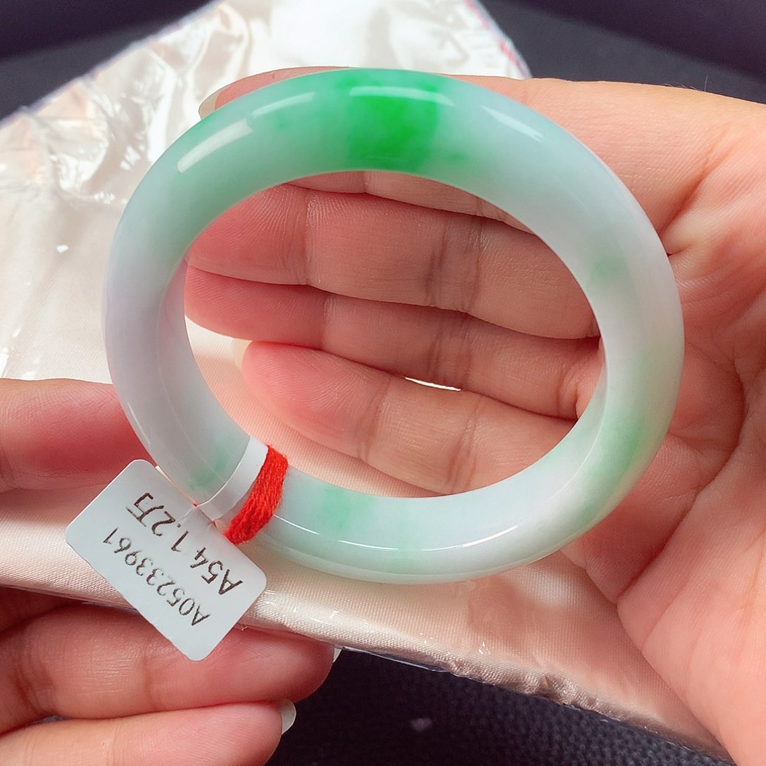 翡翠手镯未镶嵌天然缅甸A货翡翠手镯