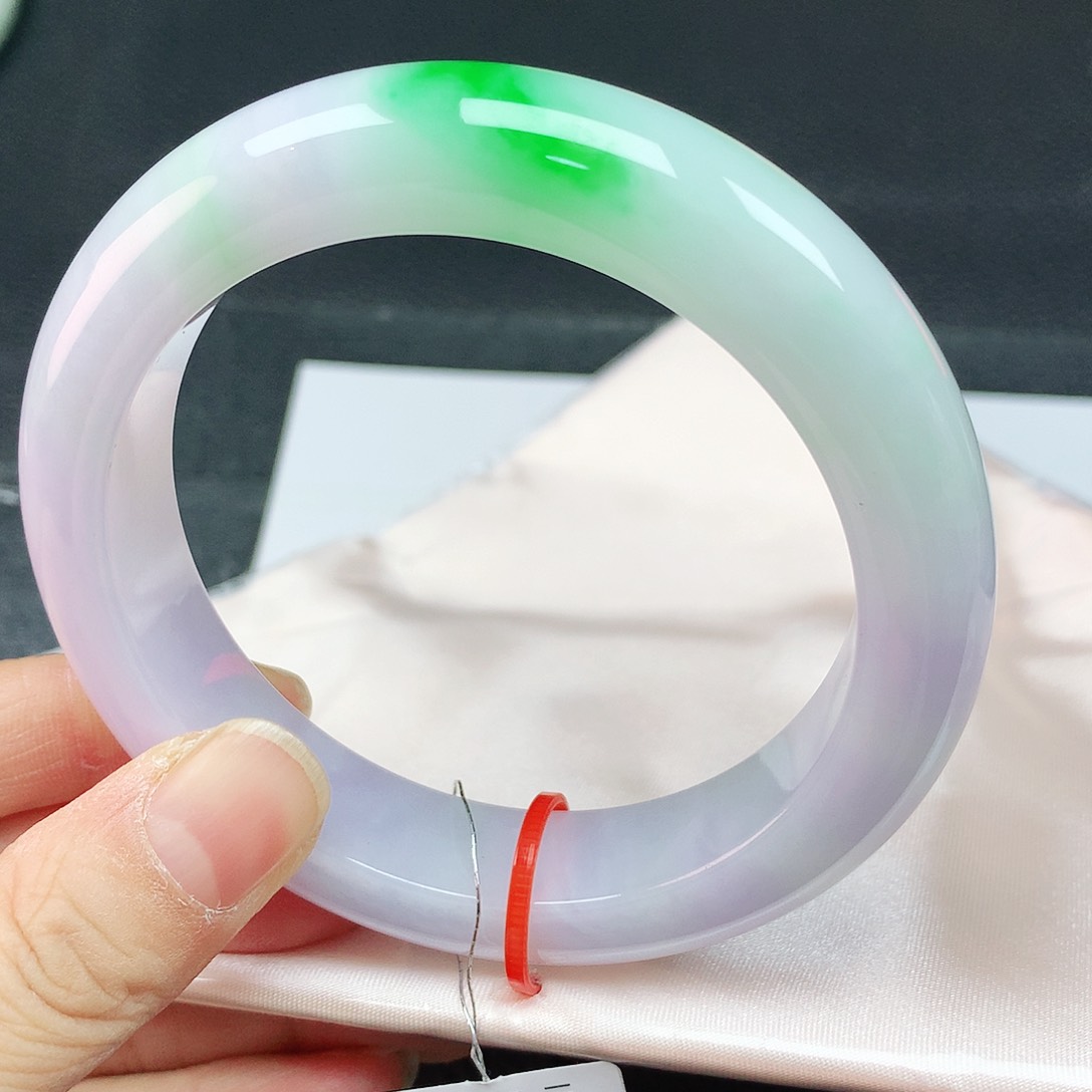 翡翠手镯未镶嵌60轮胎