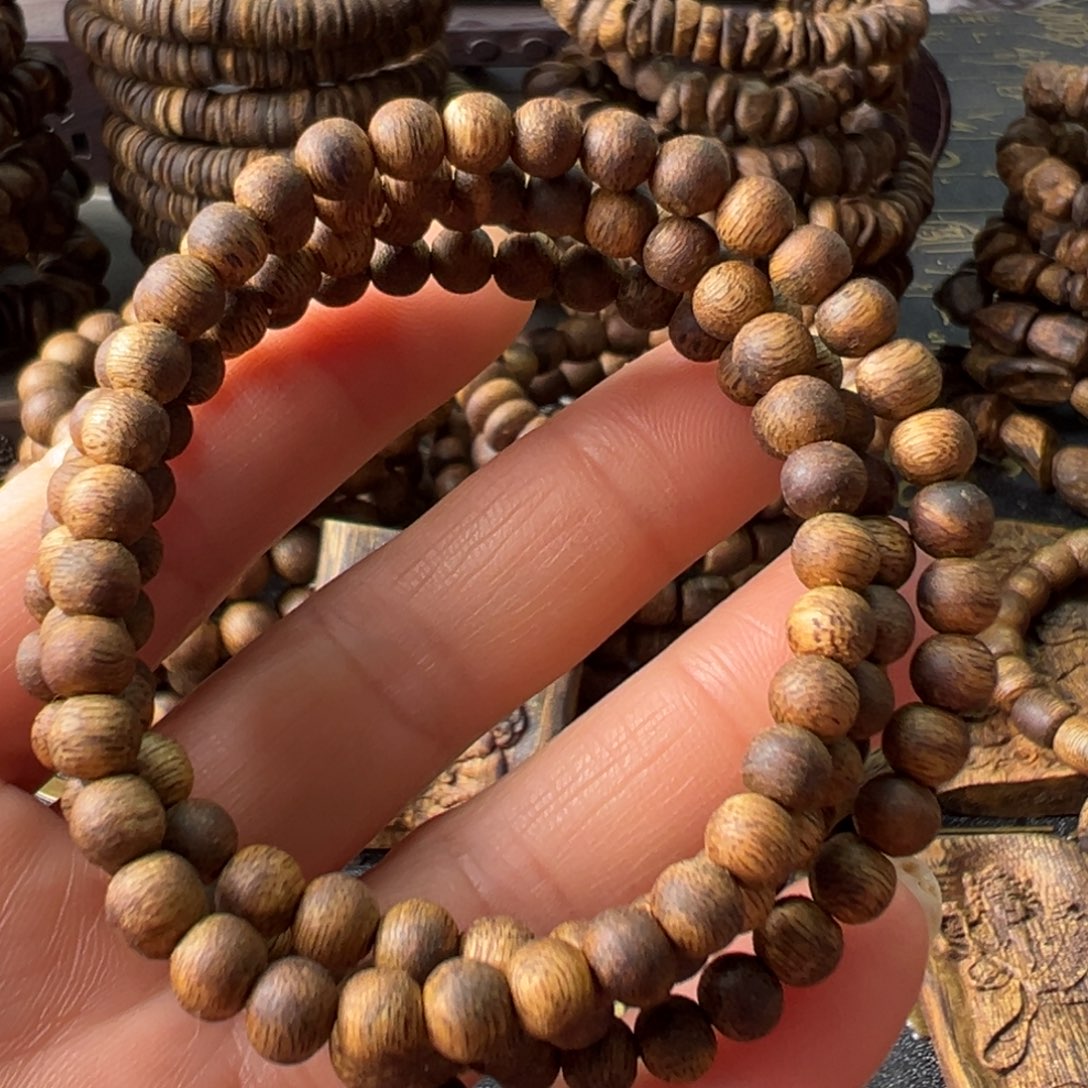 用***3沉香手串0.5奇楠圆珠多圈