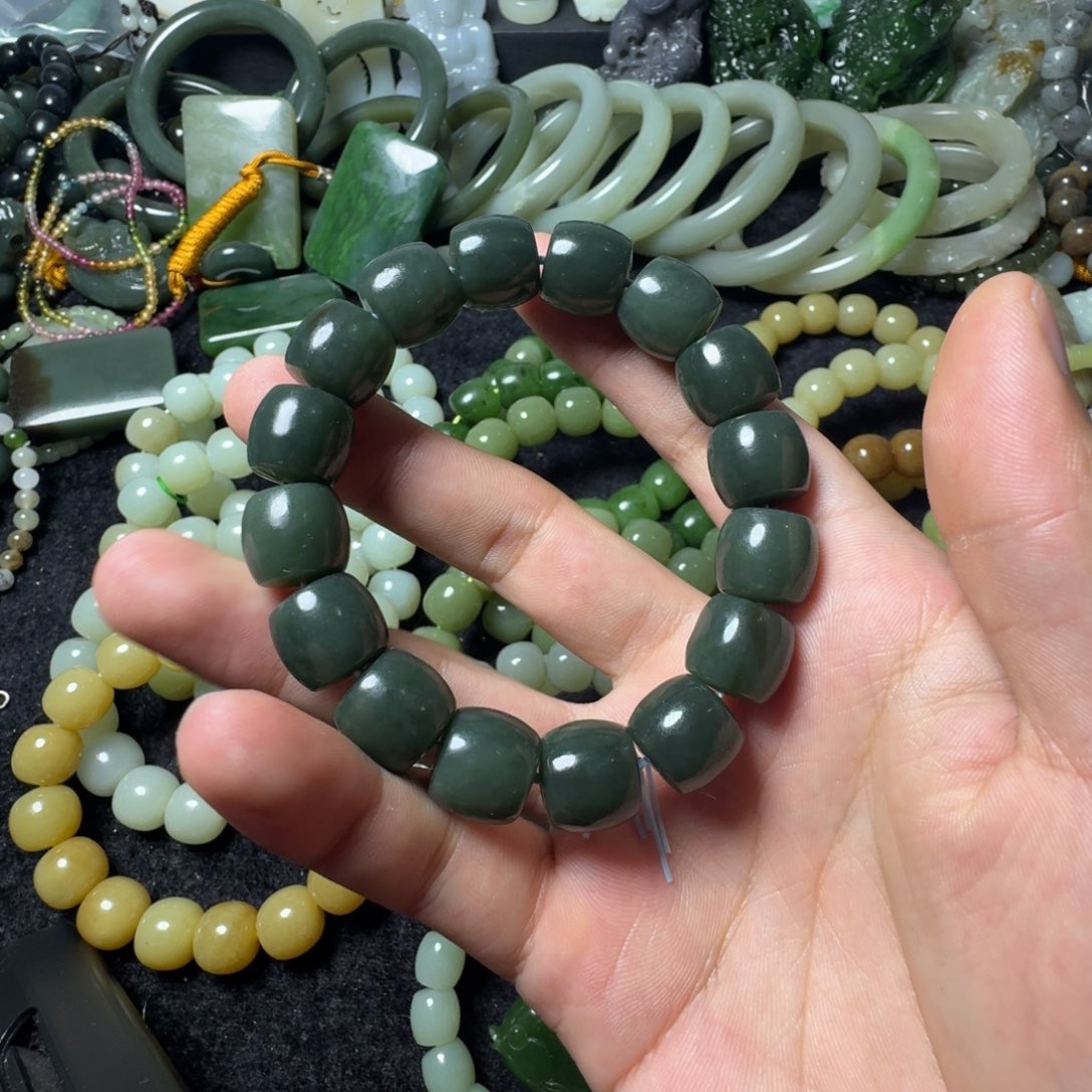 和田玉未镶嵌手串