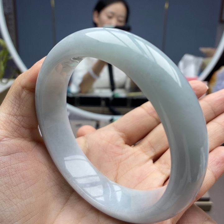 翡翠手镯未镶嵌手镯