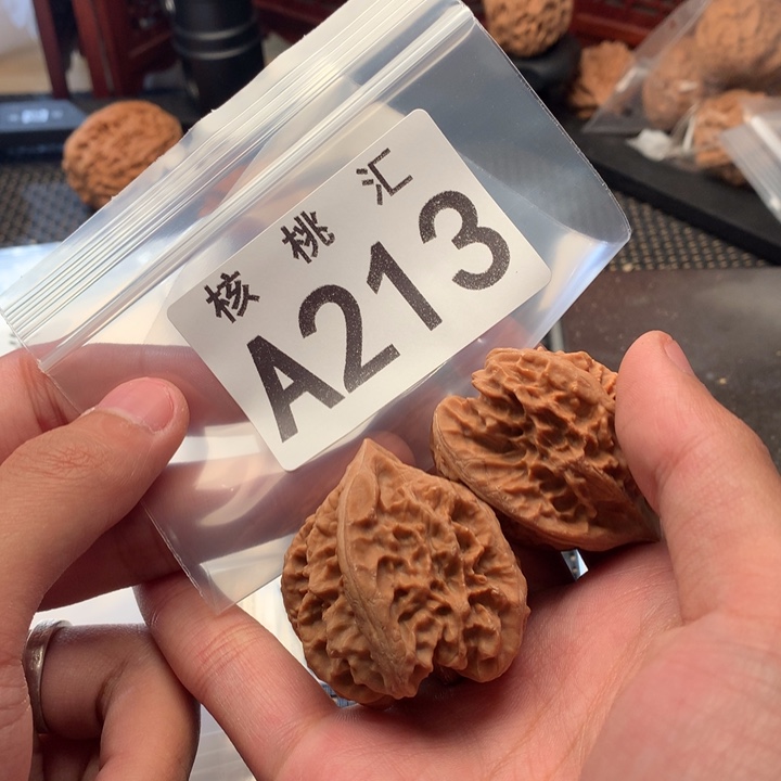 吊坠文玩核桃大龙