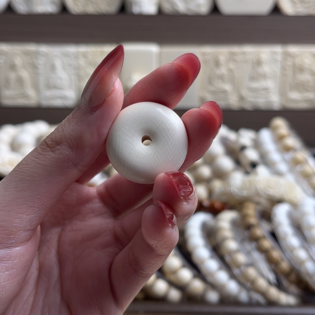 柴***乐猛犸象牙其他满纹面包圈精品吊坠