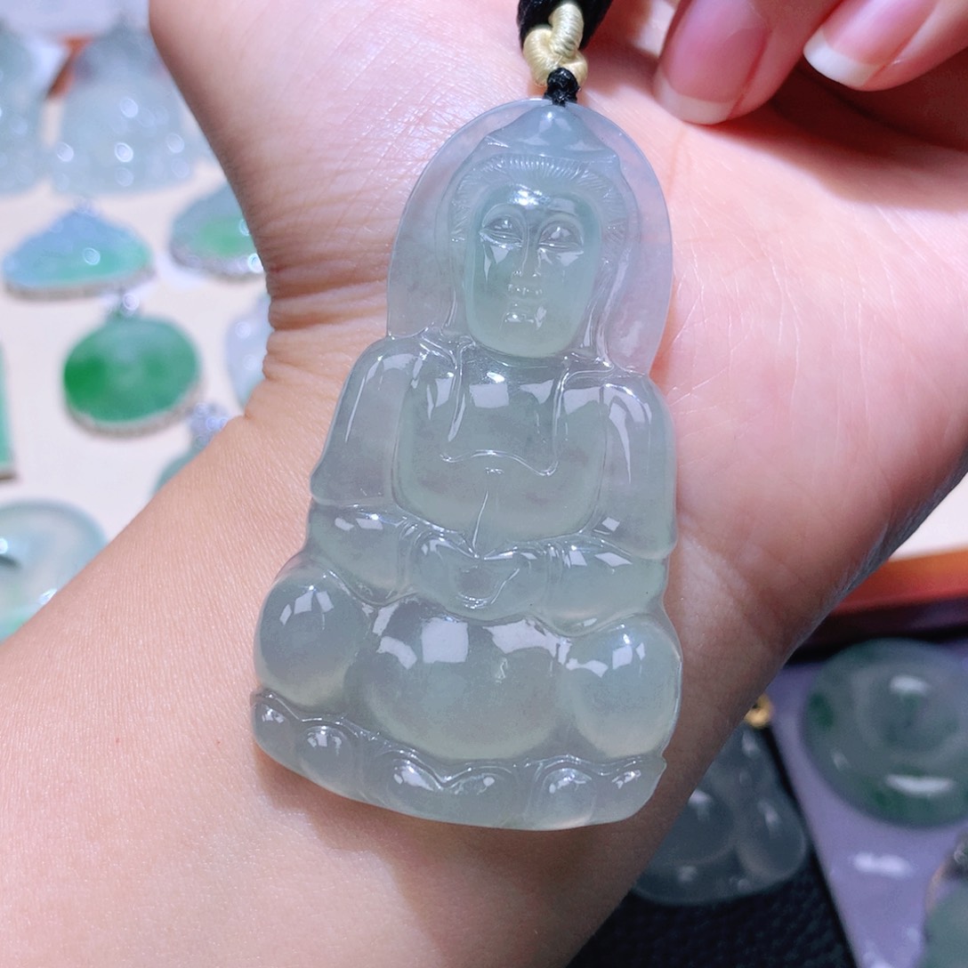 颈饰未镶嵌翡翠观音