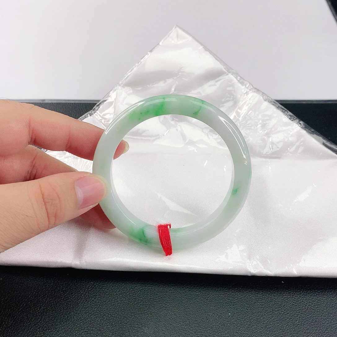翡翠手镯未镶嵌翡翠058
