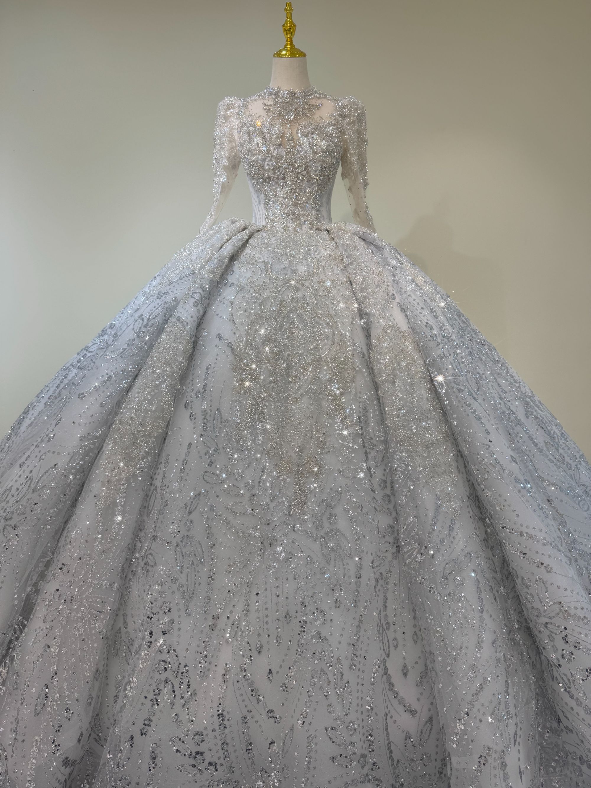 2025新款高端轻奢酒店大拖尾蓝色可做白色高领主婚纱显瘦款