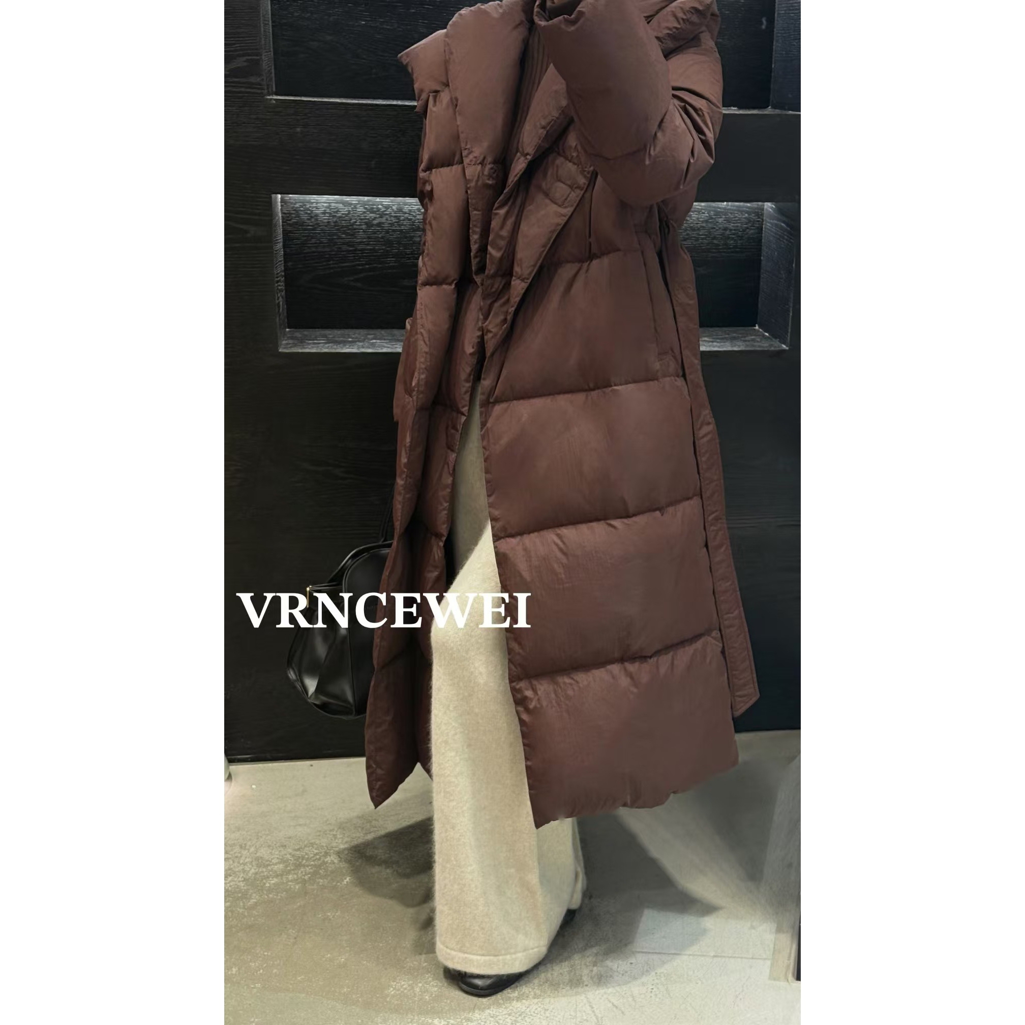 爱唯依（F）-连帽款！大翻领极简长款羽绒服（657RVR0019#）VRNCEWEI