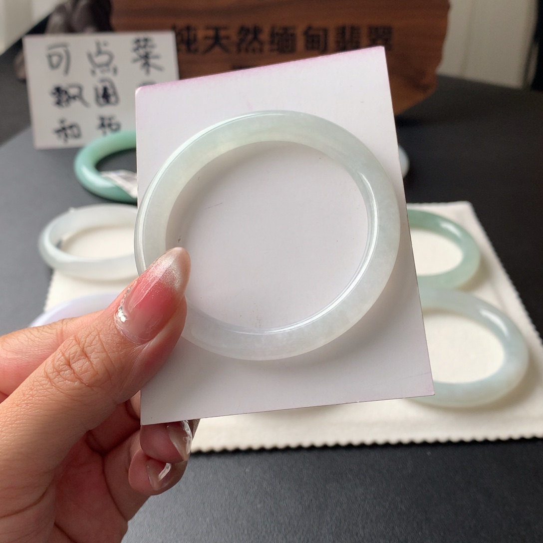 翡翠未镶嵌手镯51.6圆