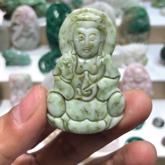 独山玉吊坠(不含链)未镶嵌观音正装53×34×6.4
