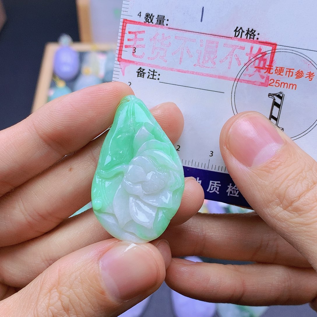 翡翠未镶嵌颈饰翡翠