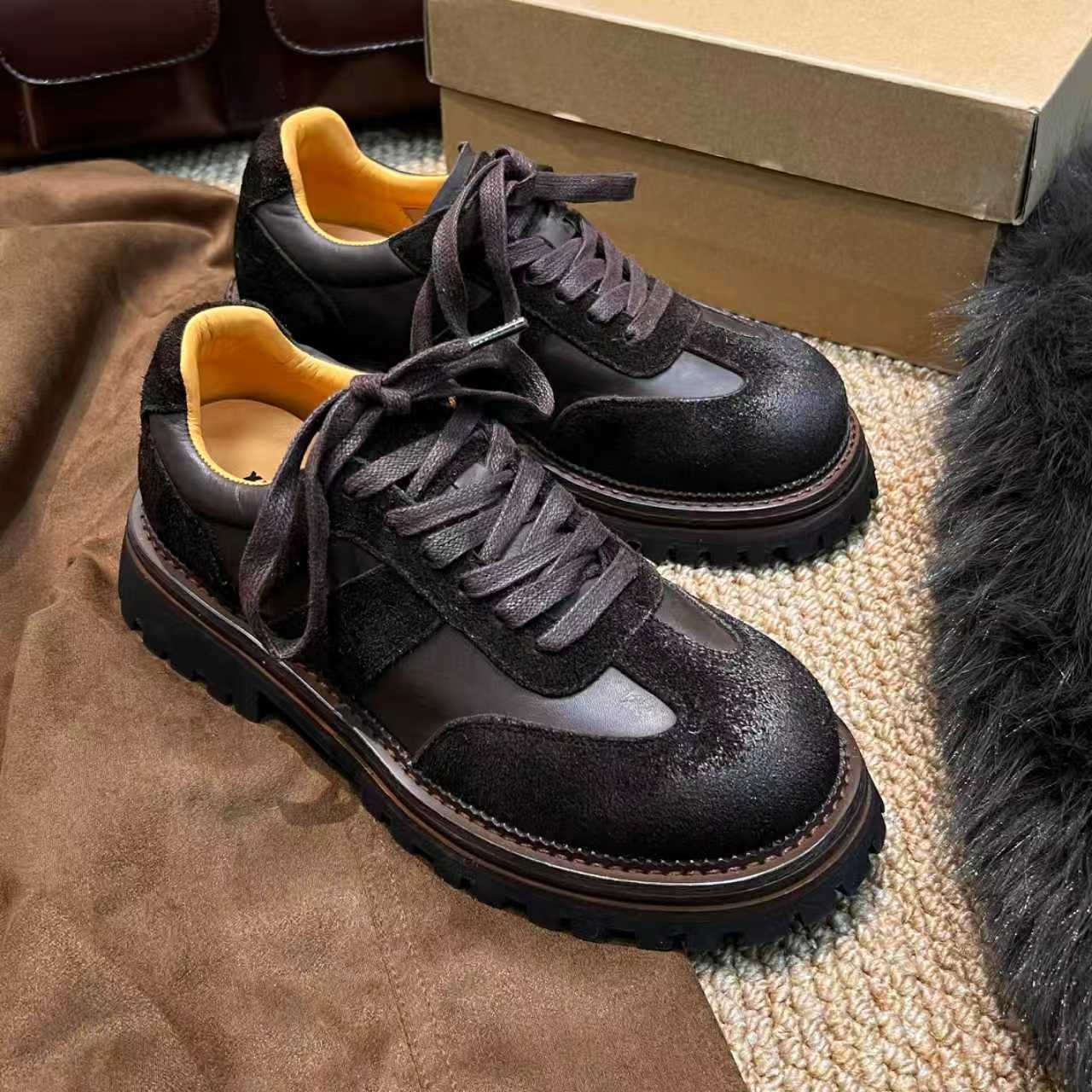 小小苏休闲鞋牛皮系带透气增高休闲皮鞋软底黑色秋季潮流EQX55848