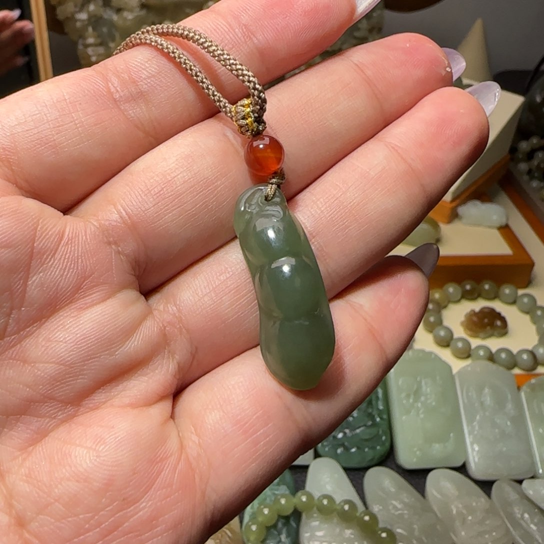 和田玉颈饰未镶嵌