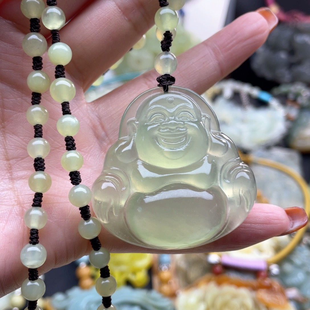 蛇纹石玉颈饰未镶嵌