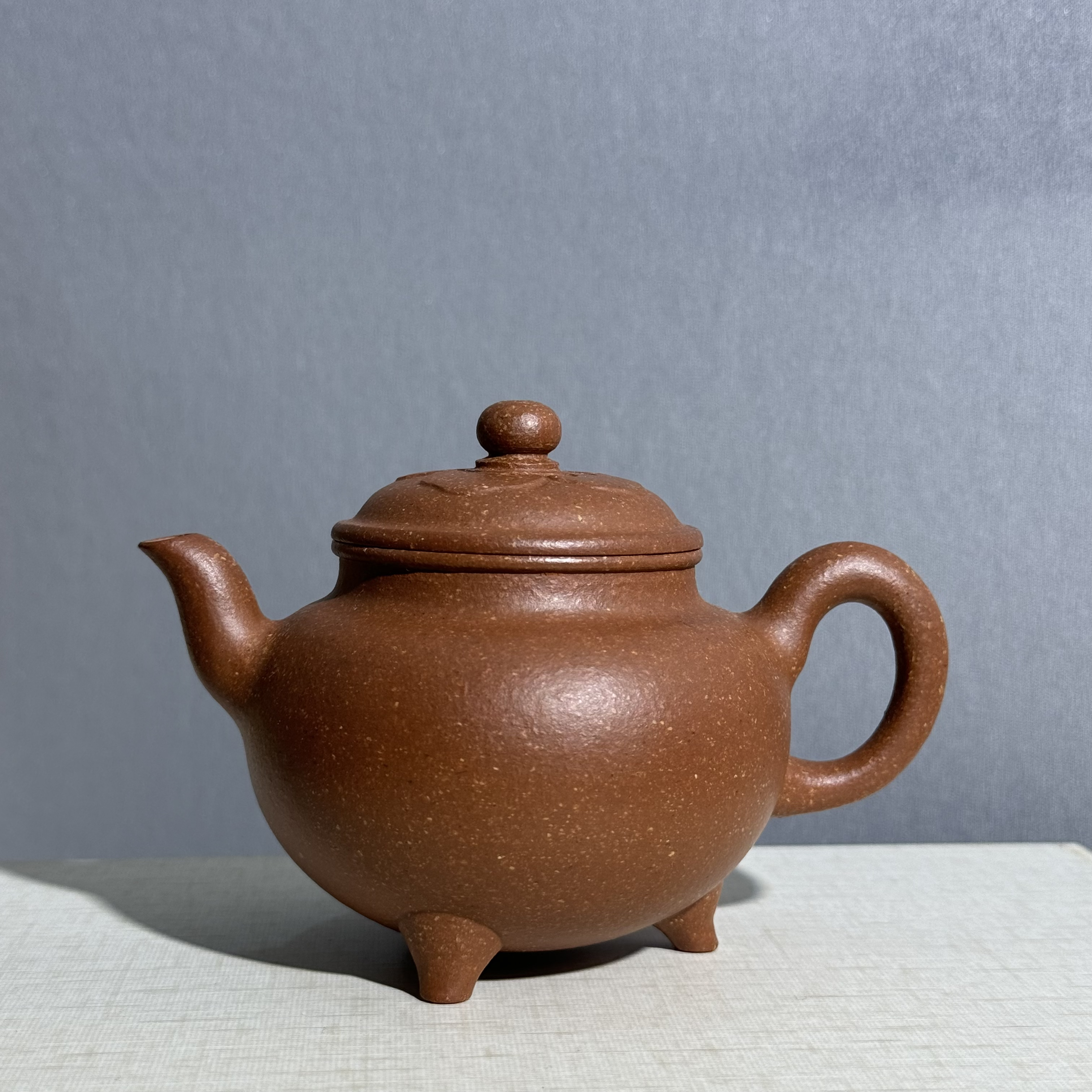 宜宝堂紫砂 黄龙山共生矿24目粗砂红降坡【大彬如意】170cc