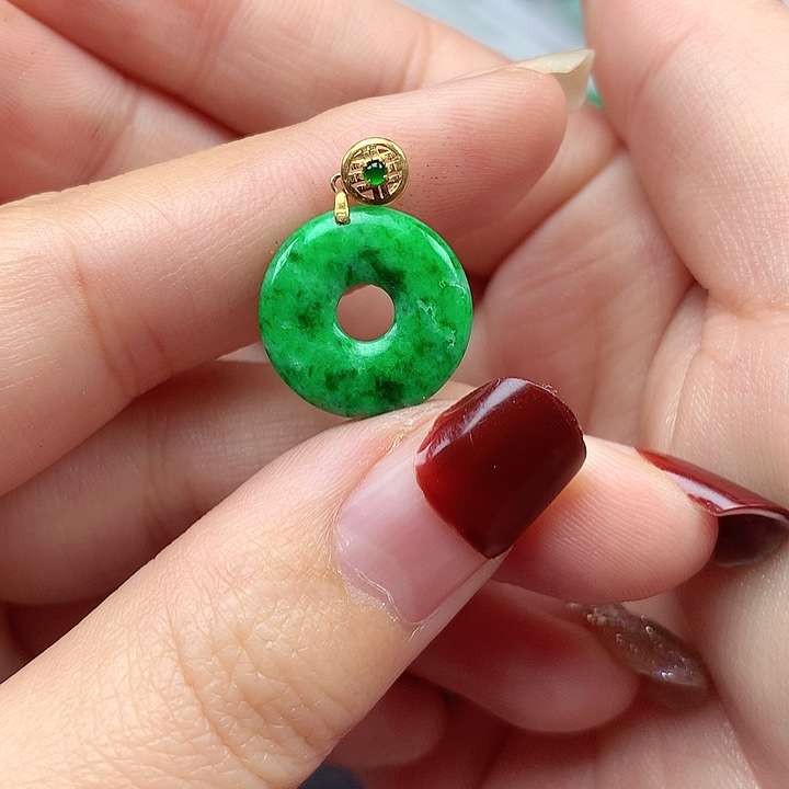 翡翠颈饰18K金镶嵌翡翠