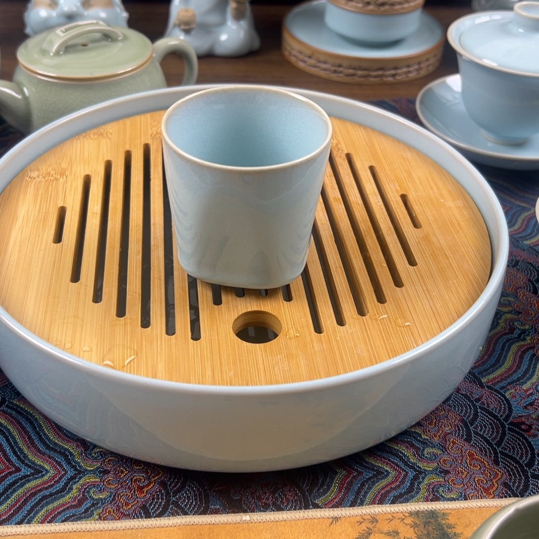 杯子瓷天青色釉水天圆地方杯