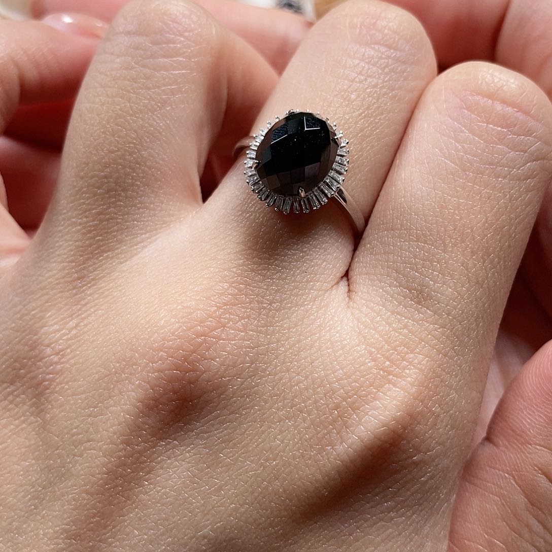 翡翠戒指18K金镶嵌1。  