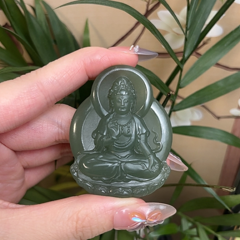 天然和田玉观音菩萨湖水绿精雕男女同款吊坠