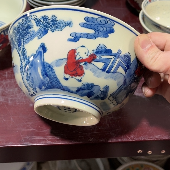 瓷片//////直径17厘米。黄西西。