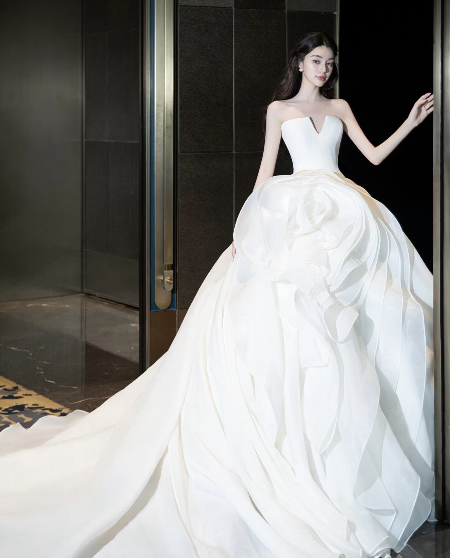 小浪淘纱高端气质小众婚纱礼服秀禾609-699档 默认瑕疵No退No换