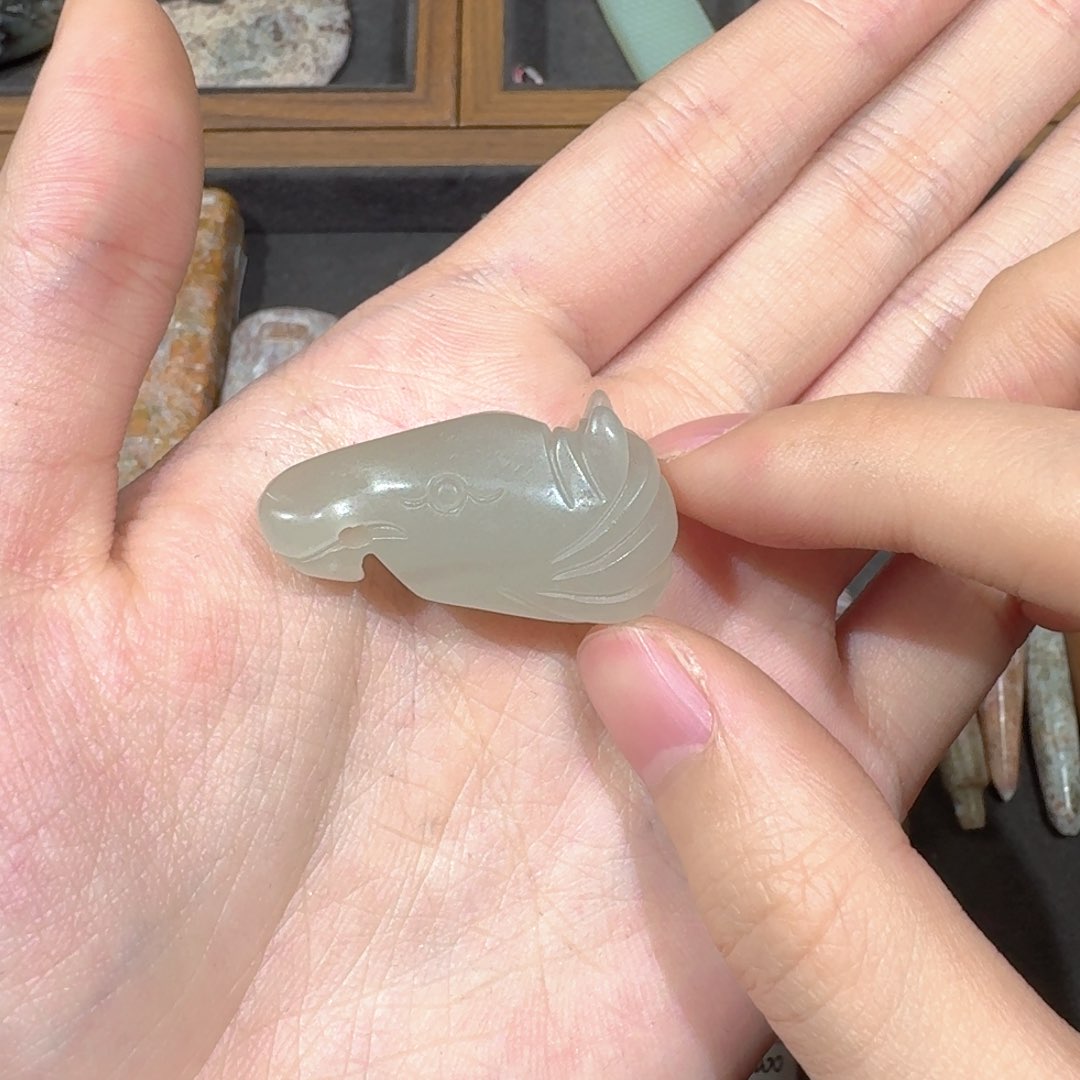 和田玉挂件未镶嵌新疆和田玉马首把件