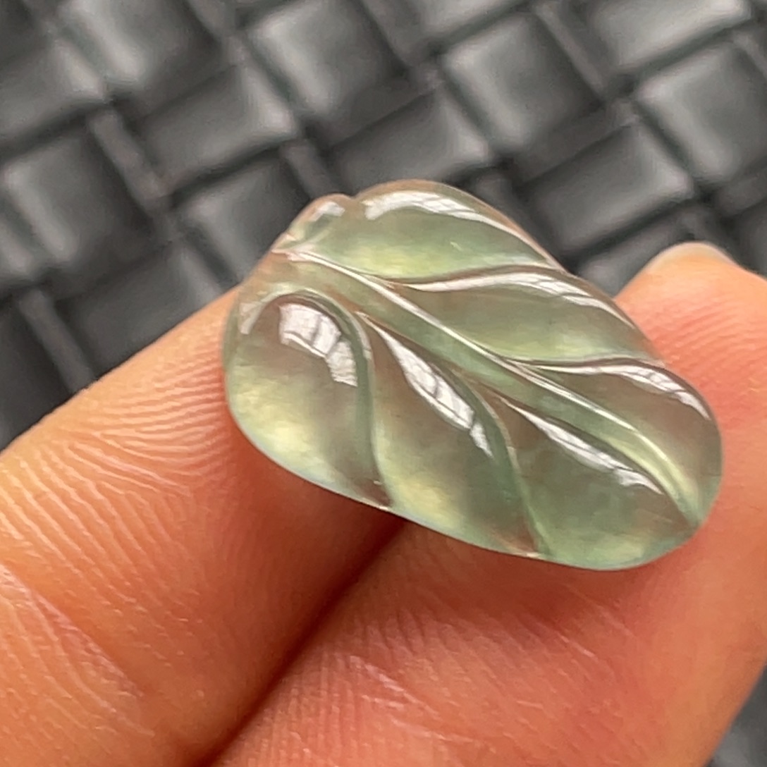 翡翠颈饰未镶嵌（包扣头）