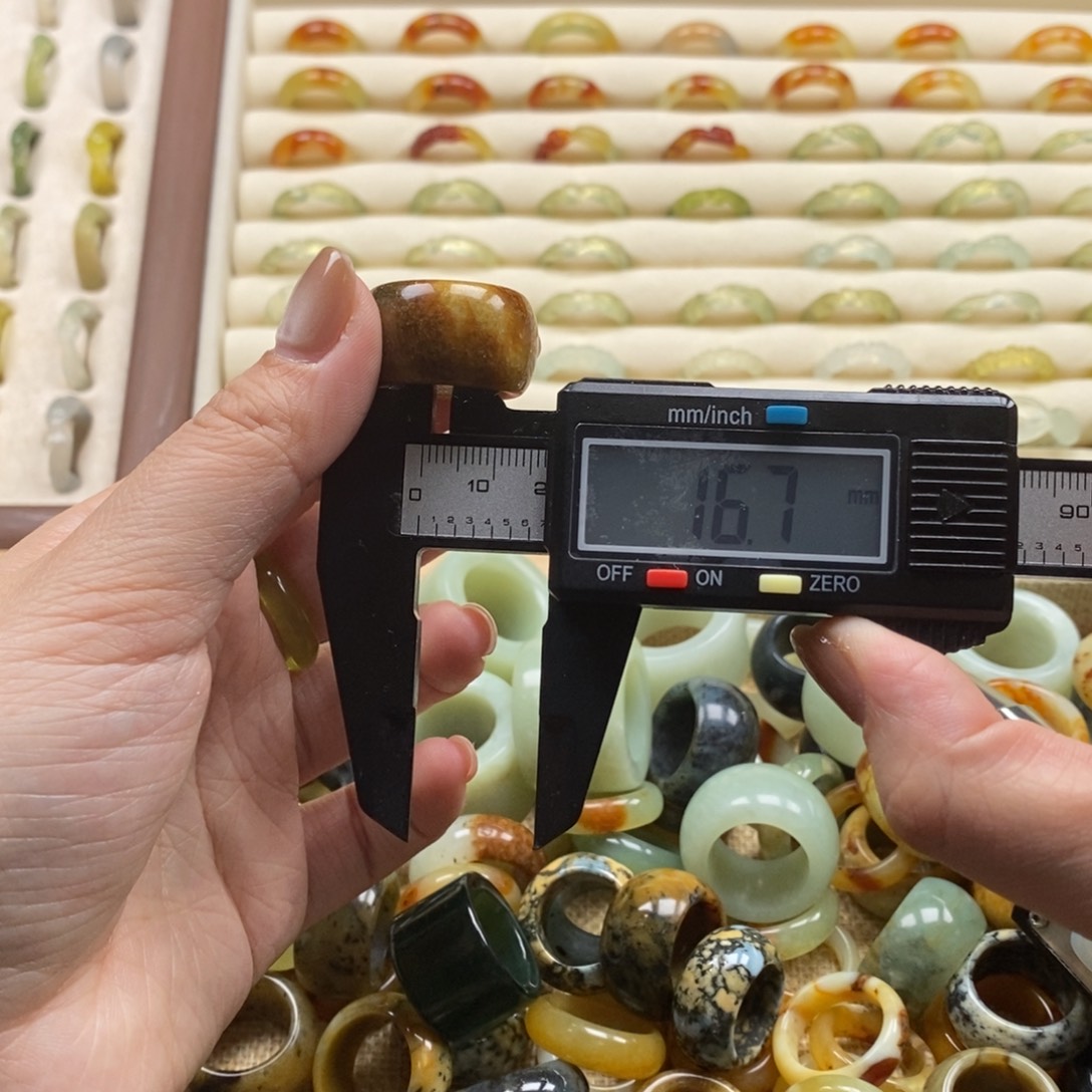 蛇纹石玉未镶嵌戒指戒指