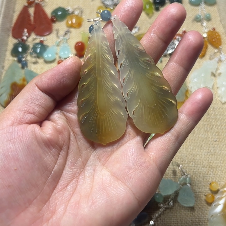 蛇纹石玉合金吊坠