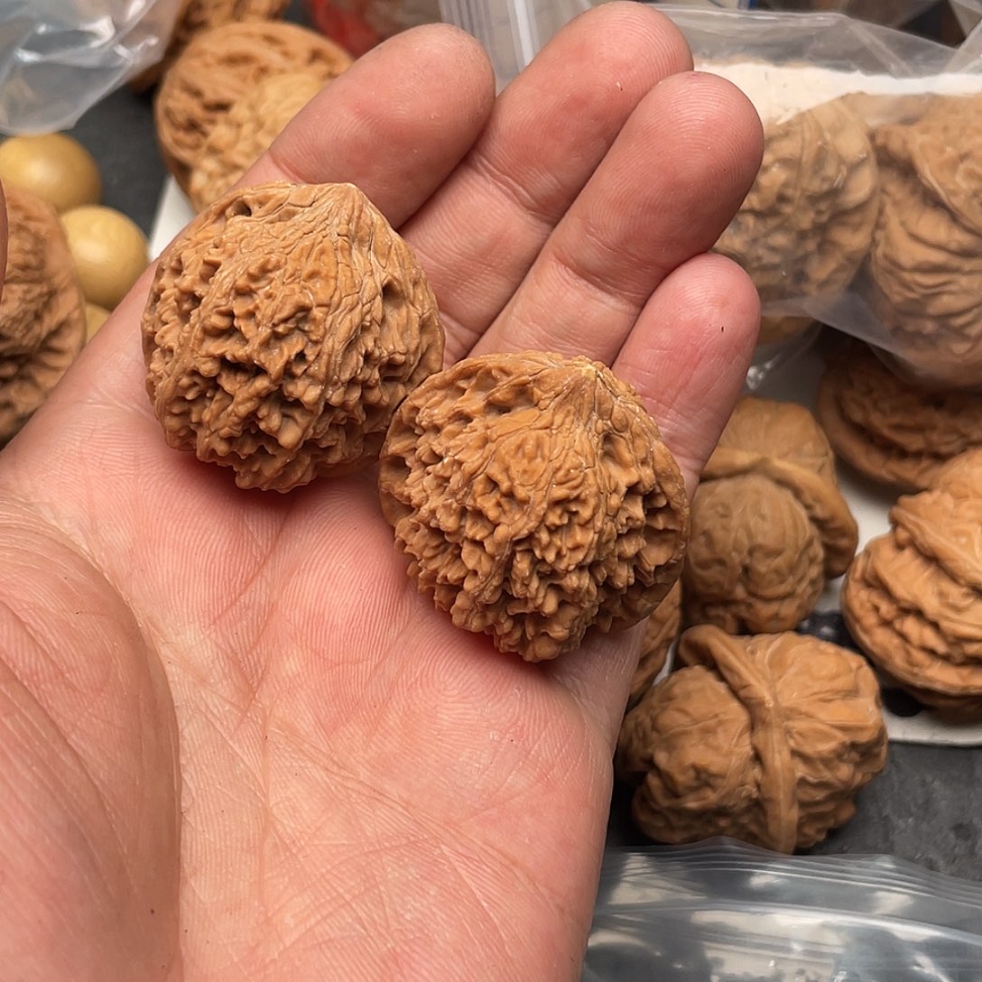 文玩核桃吊坠W****Z满天星