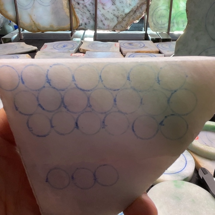 刮***板定制翡翠未镶嵌手镯