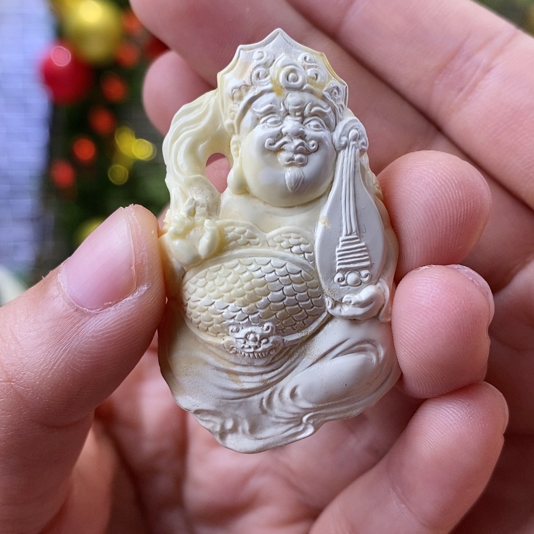 蜜蜡裸石未镶嵌蜜蜡雕刻件