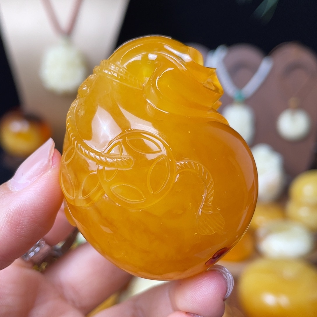 琥珀未镶嵌珠宝奇石