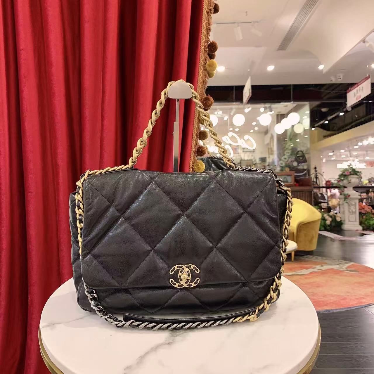 95新 Chanel/香奈儿 香奈儿19bag maxi黑金羊皮单肩包/58897712