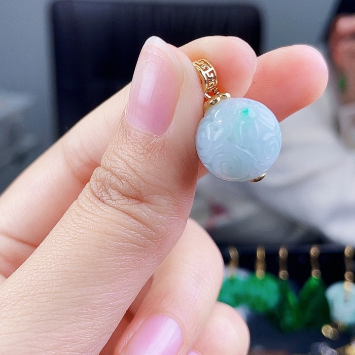 翡翠颈饰未镶嵌饰品