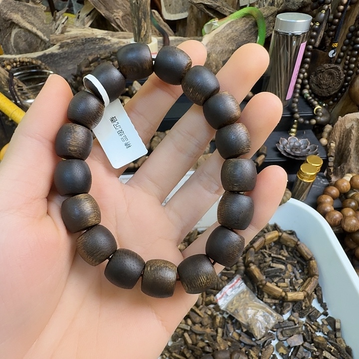 谁***识沉香沉香碎屑海南乌身1.2大22克➕沉香碎屑多样性