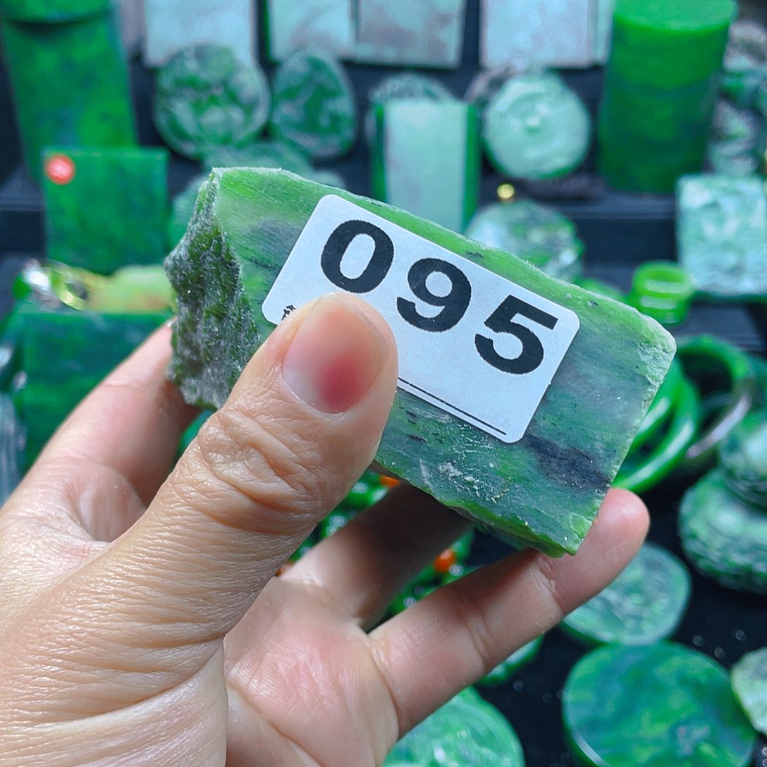 孟***5和田玉（碧玉）未镶嵌珠宝奇石