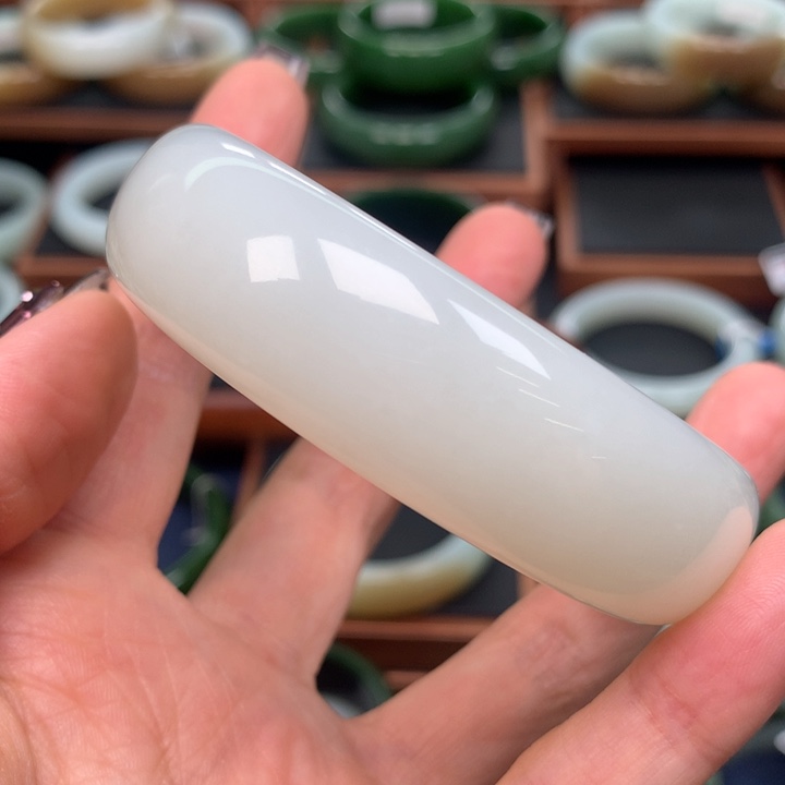 和田玉手镯5556圈口未镶嵌