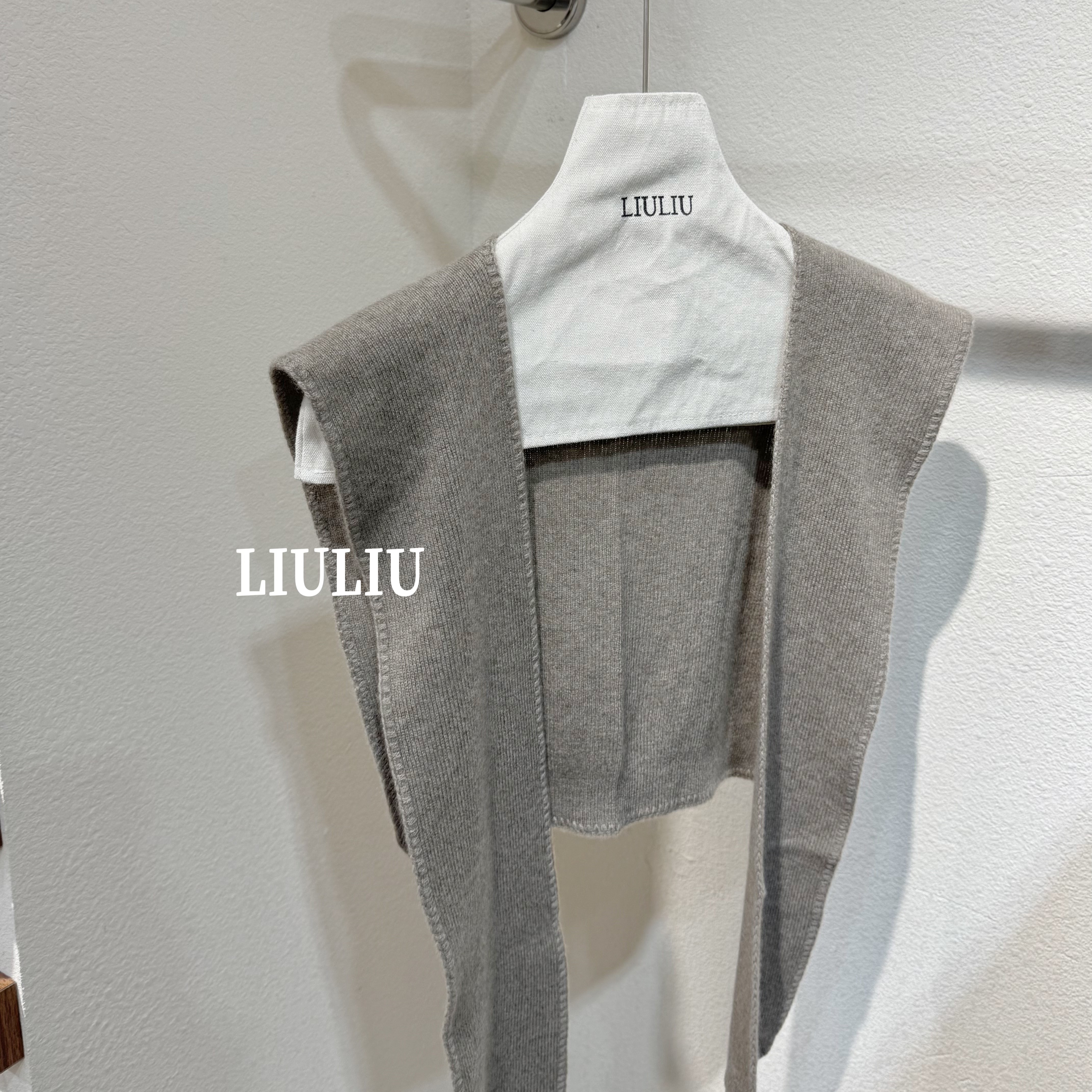高品 羊绒手绣边披肩 (NO退NO换)