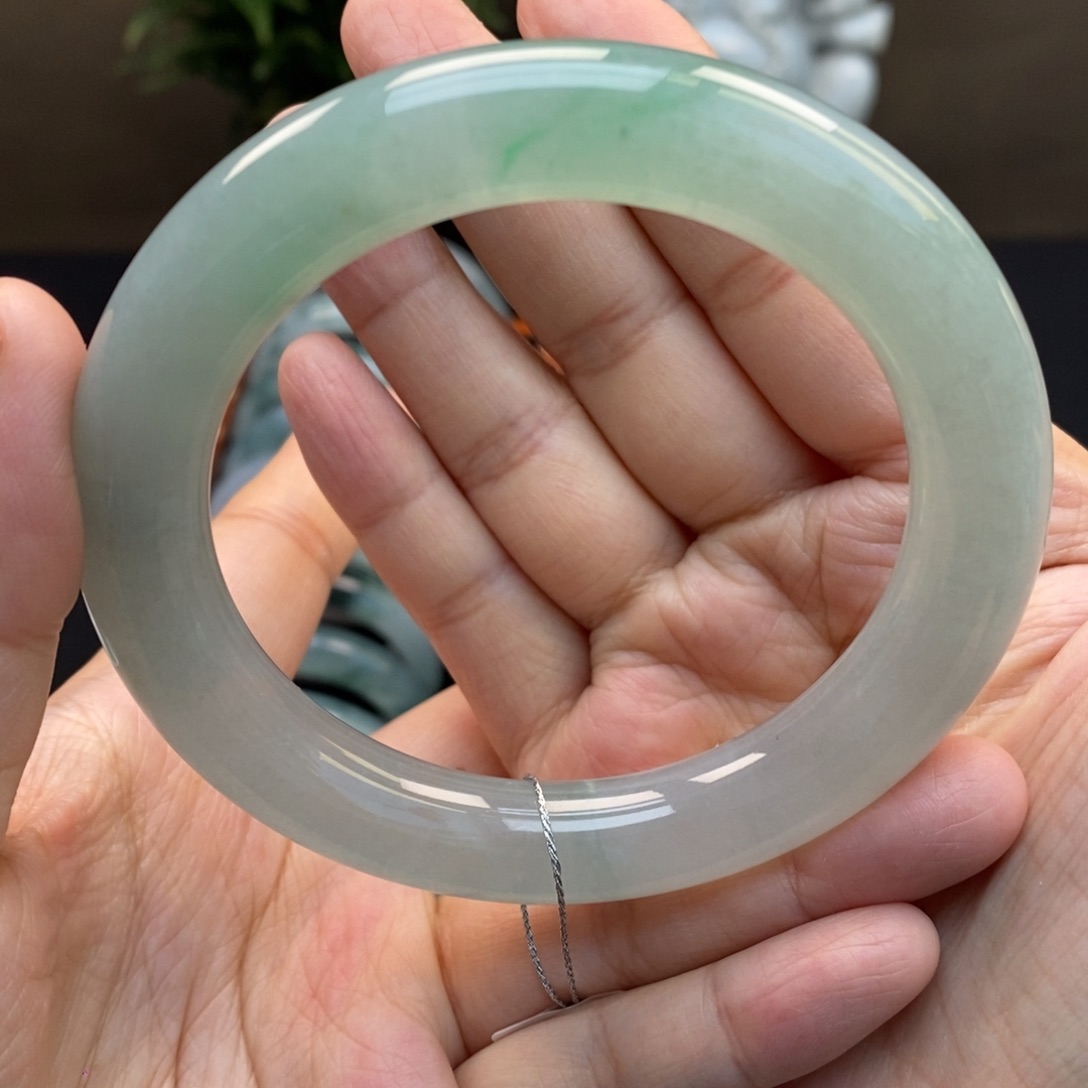 翡翠手镯未镶嵌天然