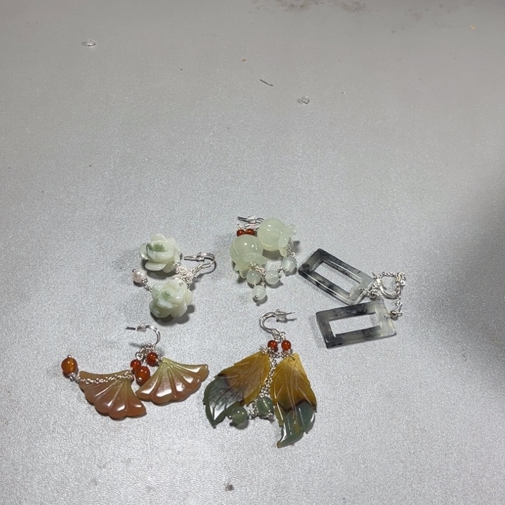 蛇纹石玉耳饰未镶嵌妞*